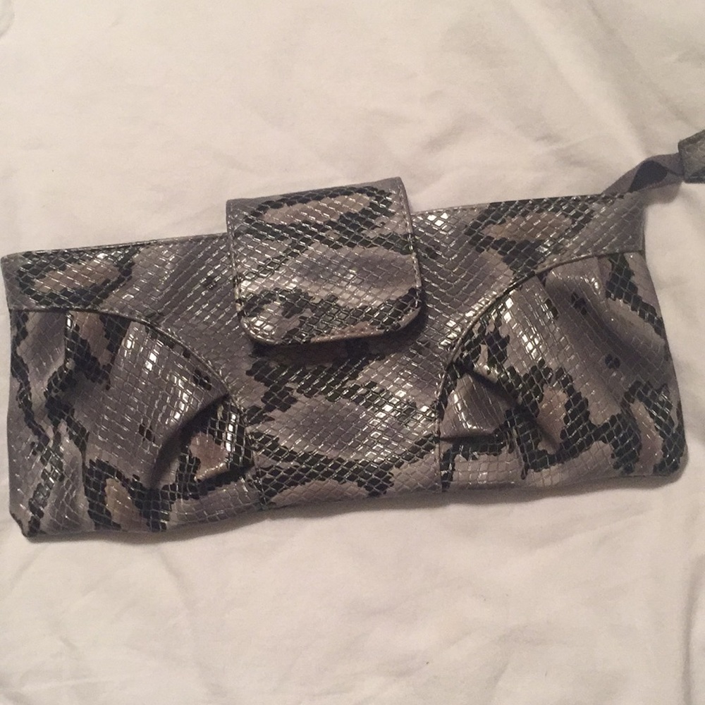 Small clutch